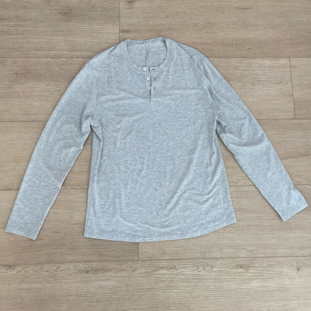 Men’s Lululemon Long Sleeve Shirt